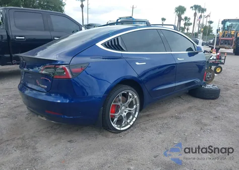 2019 Tesla Model 3 Long Range/Performance z USA, uszkodzony, nr VIN 5YJ3E1EB4KF441262